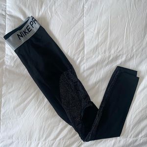 Rare Nike Pro leggings mid rise size small